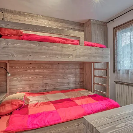 2 Avec Cheminee Et Balcon Au Centre De - Fr-1-453-184 Megeve